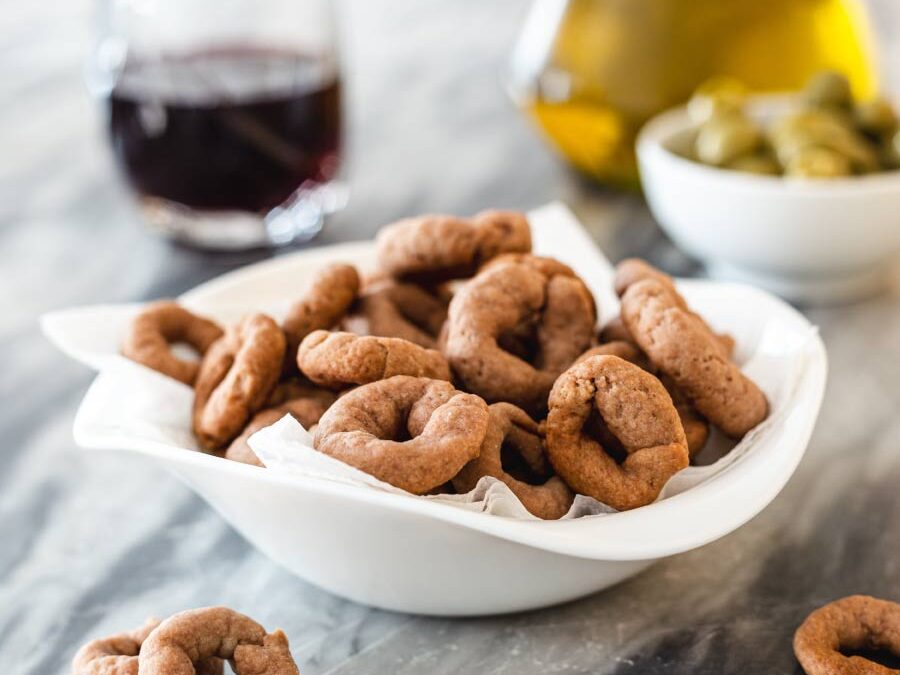 Taralli Dolci: storia e tradizione di un dolce fuori dal tempo